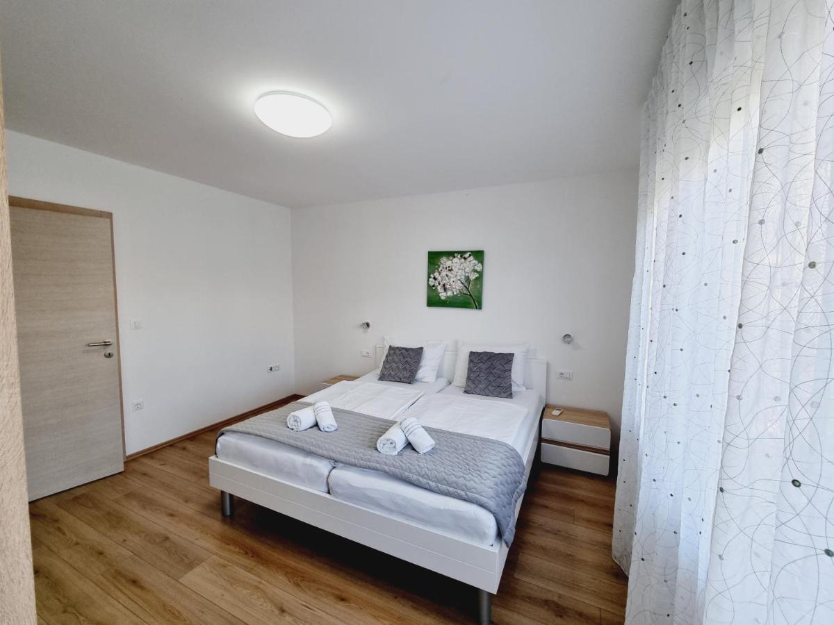 Apartman Maslina Крк Экстерьер фото