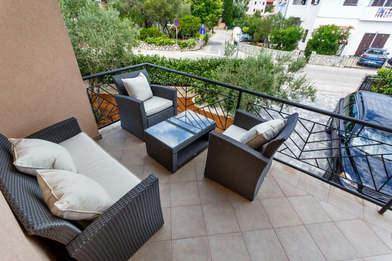 Apartman Maslina Крк Экстерьер фото