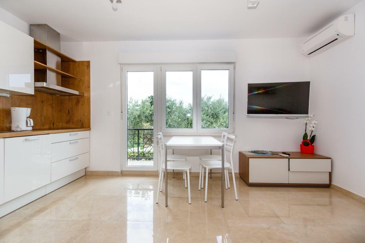 Apartman Maslina Крк Экстерьер фото