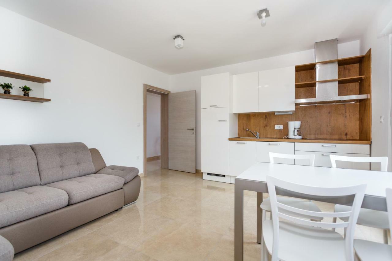 Apartman Maslina Крк Экстерьер фото